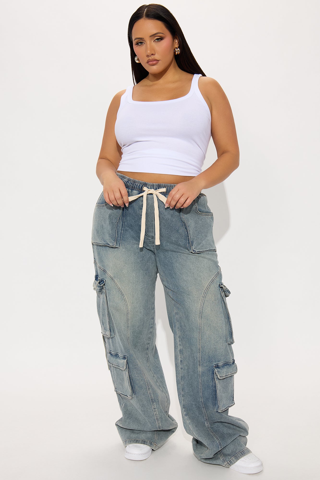 Tall Slouchy Multi-Pocket Cargo Jeans in Vintage Wash - Image 4