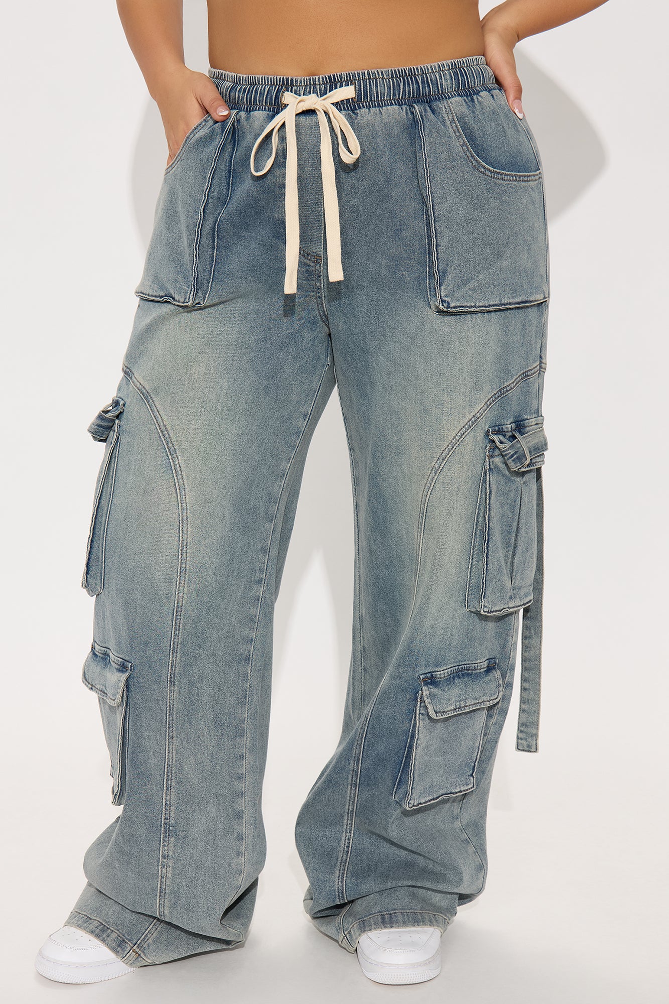 Tall Slouchy Multi-Pocket Cargo Jeans in Vintage Wash - Image 5