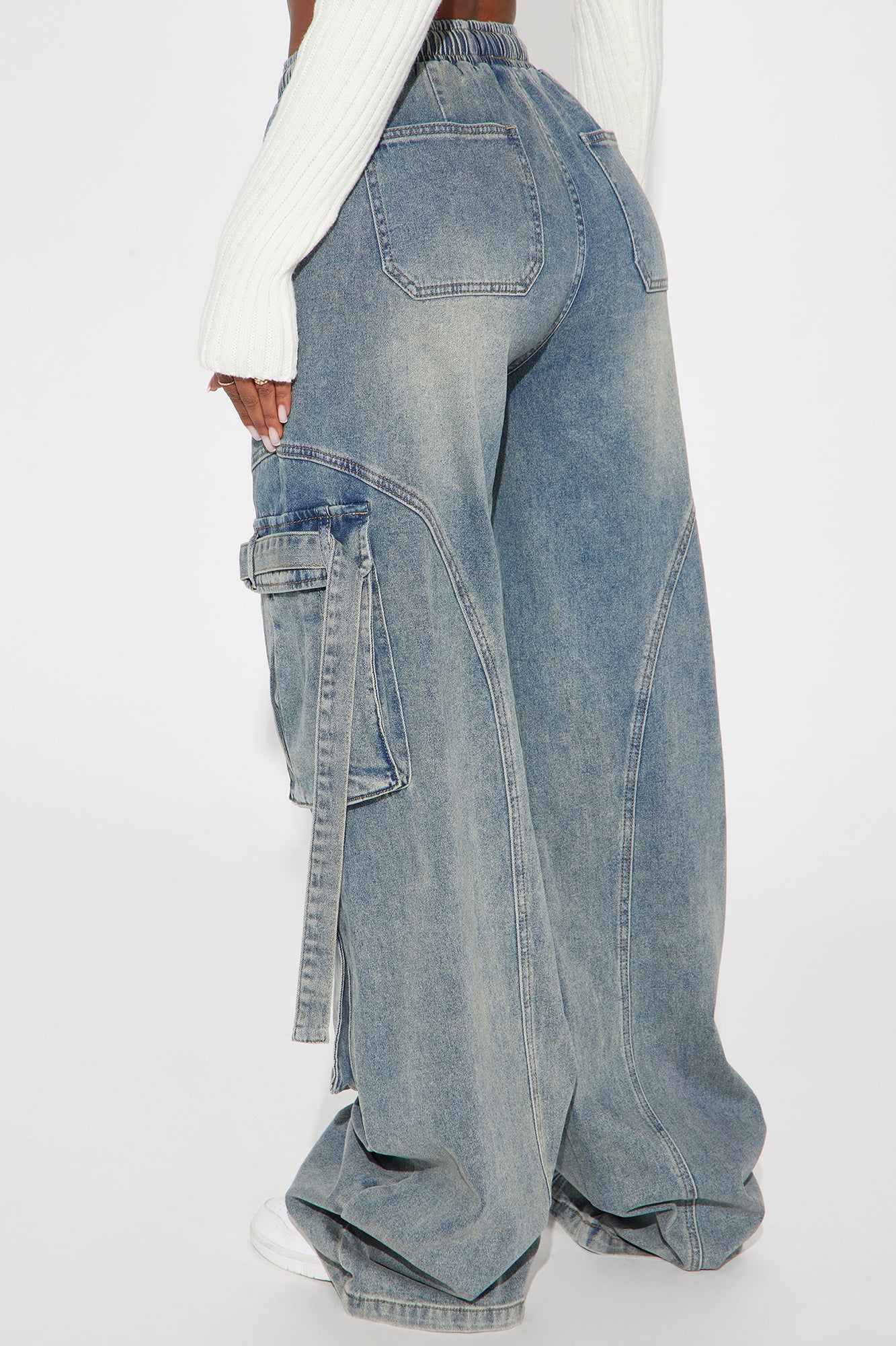 Tall Slouchy Multi-Pocket Cargo Jeans in Vintage Wash - Image 3